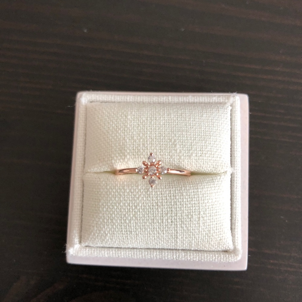 Delicate rose gold ring, size 4